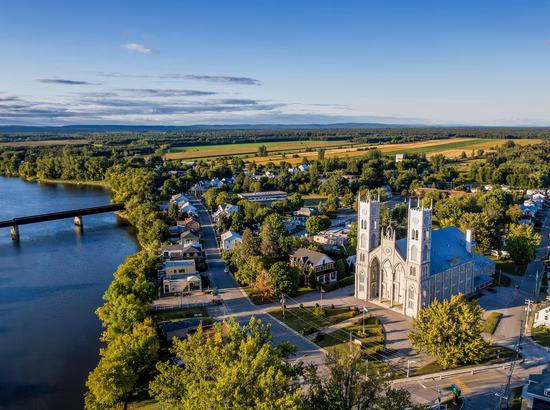 Village de Sainte-Anne-de-la-Pérade sur le chemin du Roy