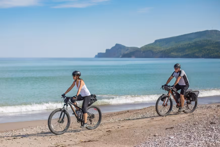 Fatbike sur la plage en gaspesie