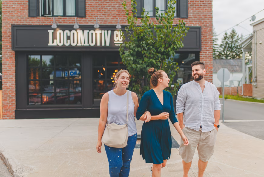 Touristes à Locomotiv