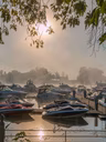 La marina à l'aube
