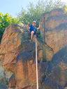 la liberte nord-sud_montreal_escalade de rocher_grimpeur en haut 2