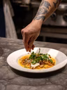 Restaurant Cadet - Calmars, chou-fleur, beurre blanc au chili et poire asiatique
