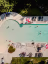 Piscine chauffée avec jeux d'eau