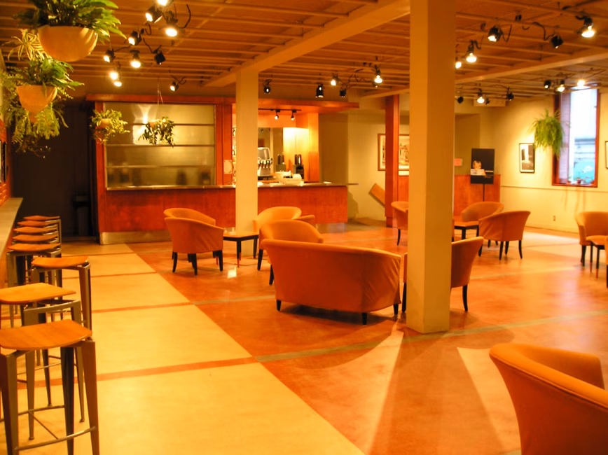 Théâtre Centaur / Galerie D'art et le salon Seagram