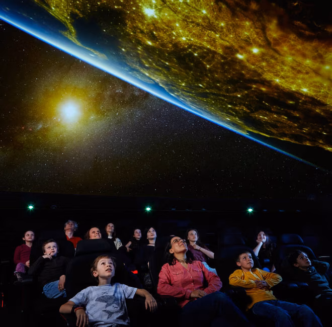 Un spectacle au Planétarium