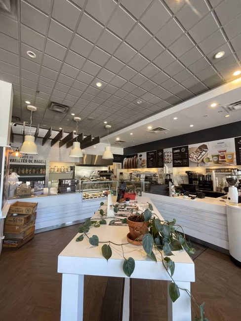 La Fabrique de Bagel Montréal - Petite Italie - Restaurant