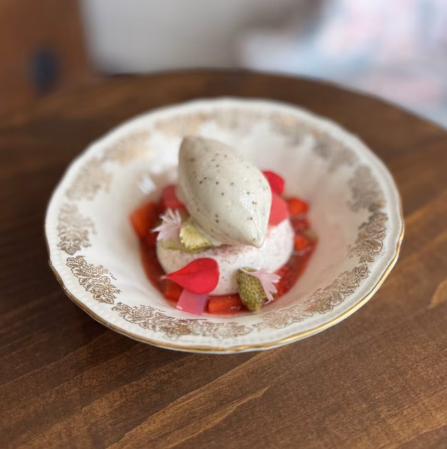 Restaurant Claire Jacques - Dessert à la pivoine