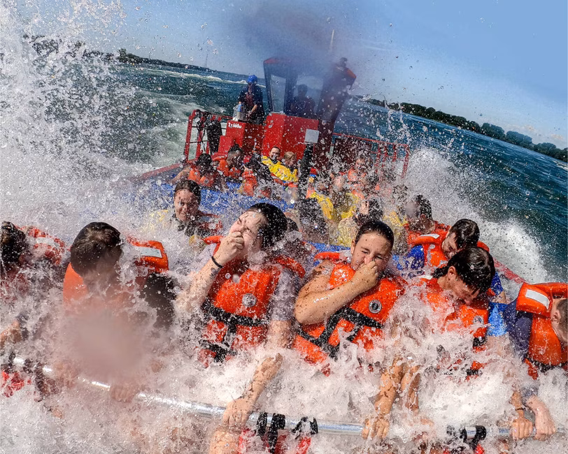 Saute-Moutons Jet Boating sur les rapides de Lachine / Jet St-Laurent