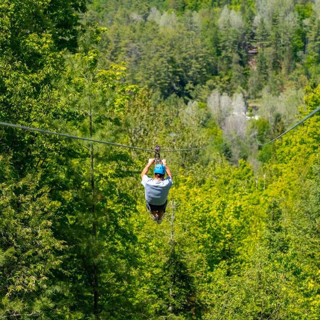 Site web 2026 - mise à jour - tourismemrcjoliette_attraits_tyrolienne_geante1