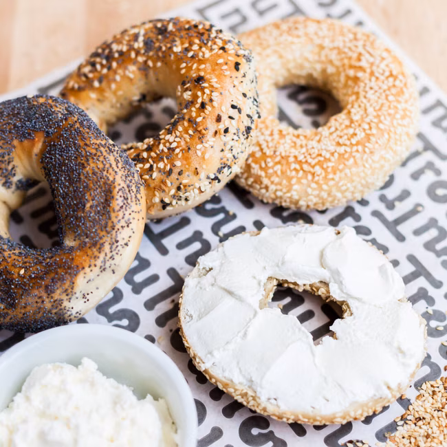 Le Trou - Bagels Griffintown
