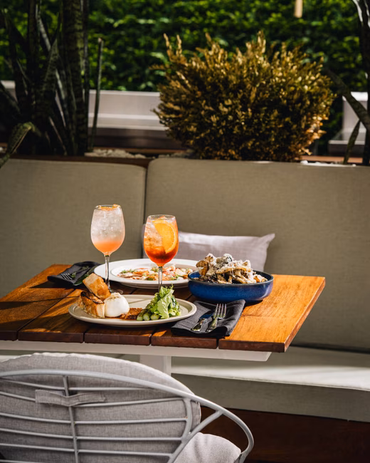 Terrasse Belvu - Burrata, carpaccio de boeuf, frites Louis d'Or, Spritz