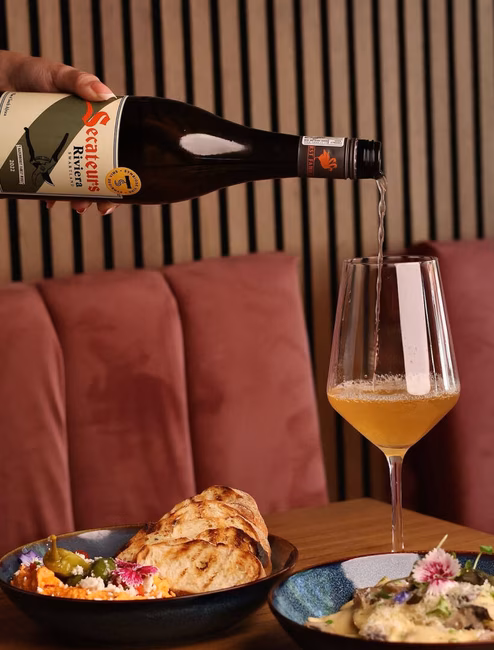 Pub Arya - Plats et vin