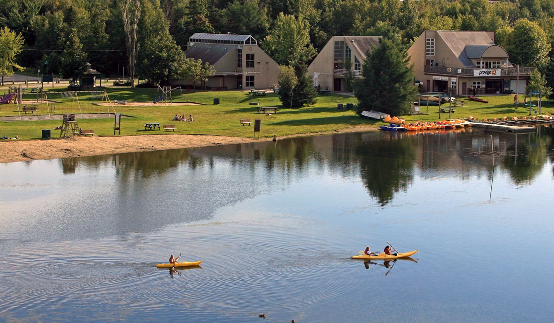 Plage et activité nautique du parc Lucien-Blanchard