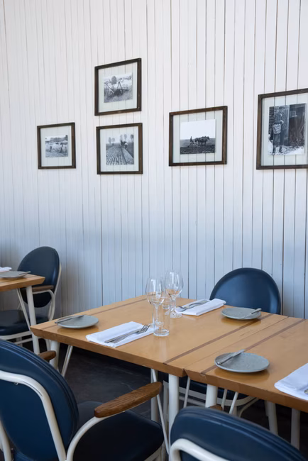Hoogan et Beaufort - Tables de la salle à manger
