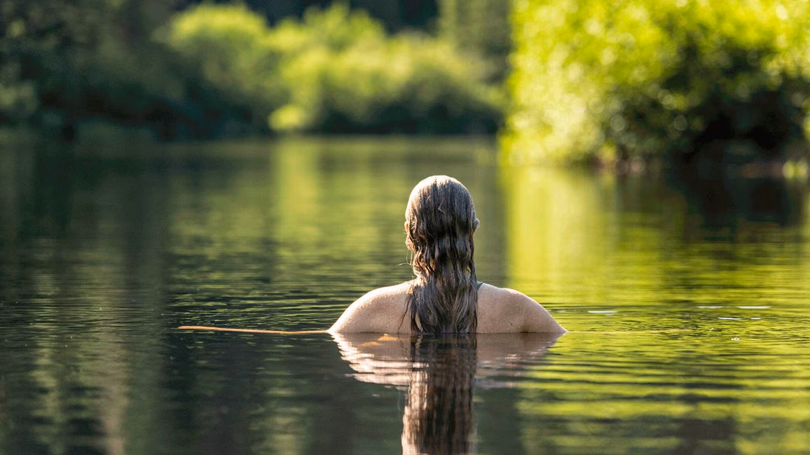 Baignade facile dans la rivière