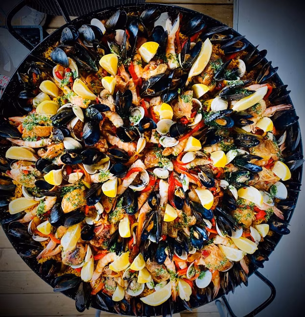 Les Pyrénées - Paella pour groupes