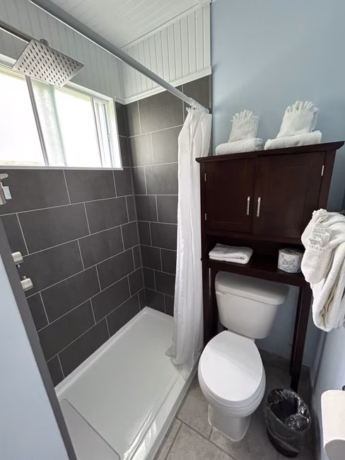 Salle de bain - unités 6 , 7 , 8 , 9 et 10 