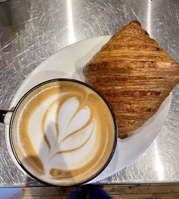 Café et viennoiserie