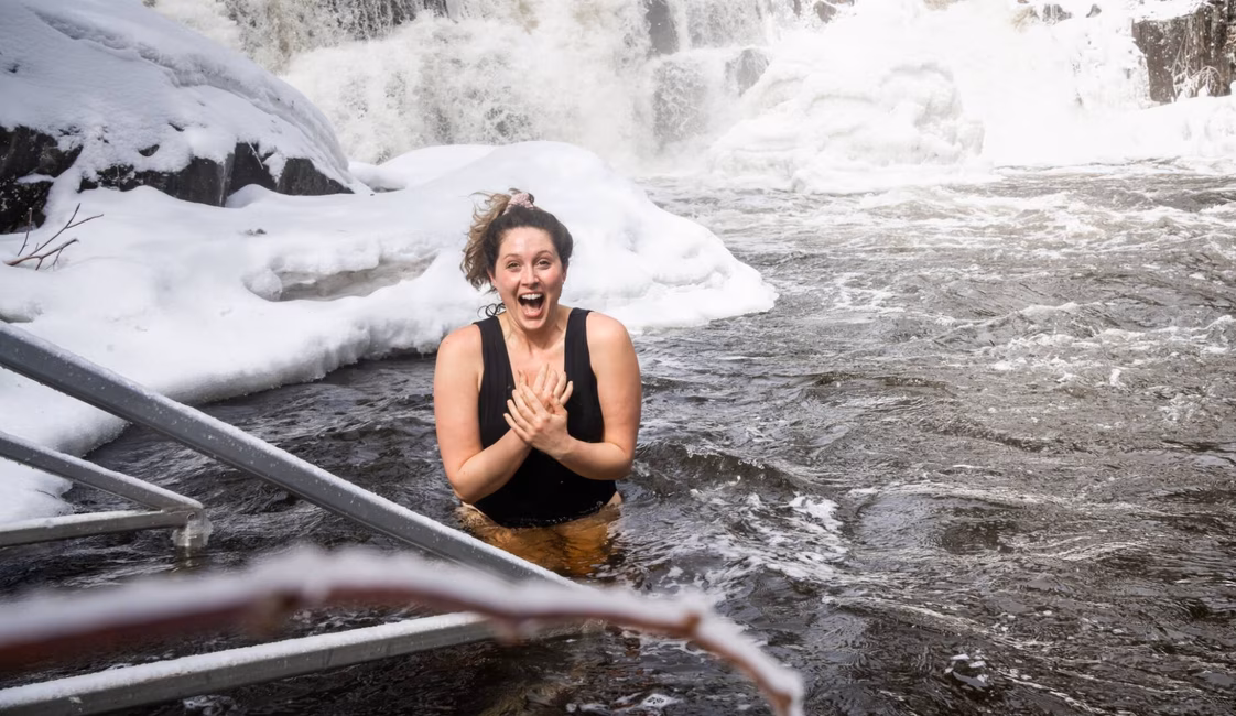 L'accès à la rivière pour le bain polaire, même en hiver! 