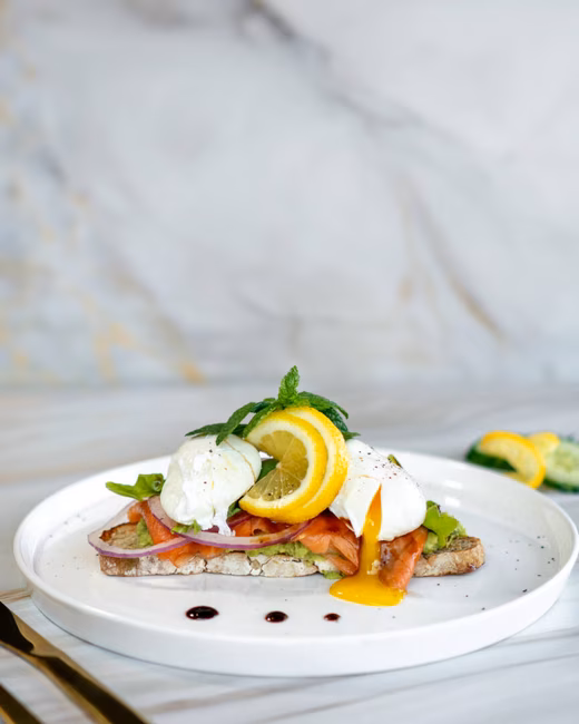 L'eggs-tasse brunch