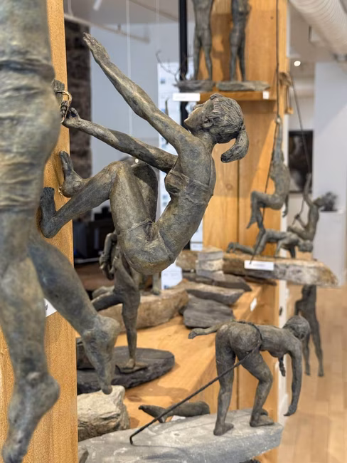 Galerie ROCCIA - Collection des «Petits Grimpeurs» - Bronze