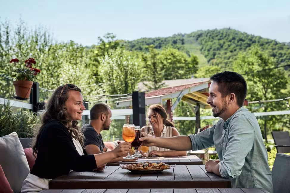 Terrasse avec vue sur la montagne