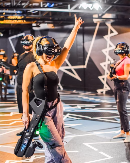 Réalité Virtuelle Zero Latency - Joueuse victorieuse