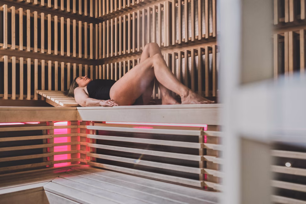 Spa-Eastman-Saunas-Femme-Détente