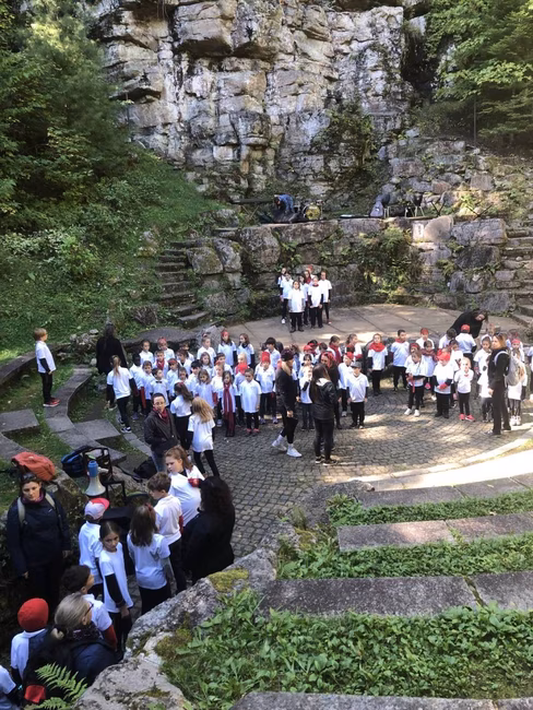 amphitheatre au coeur de la foret