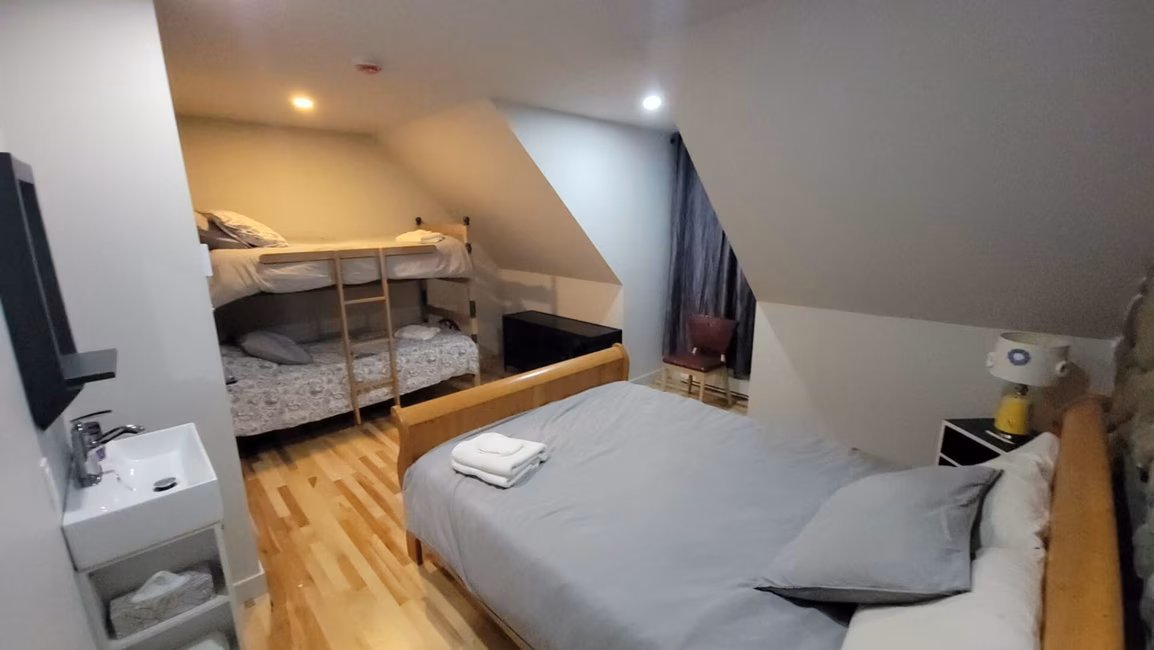 Gite à la miellerie - chambre à Danaé