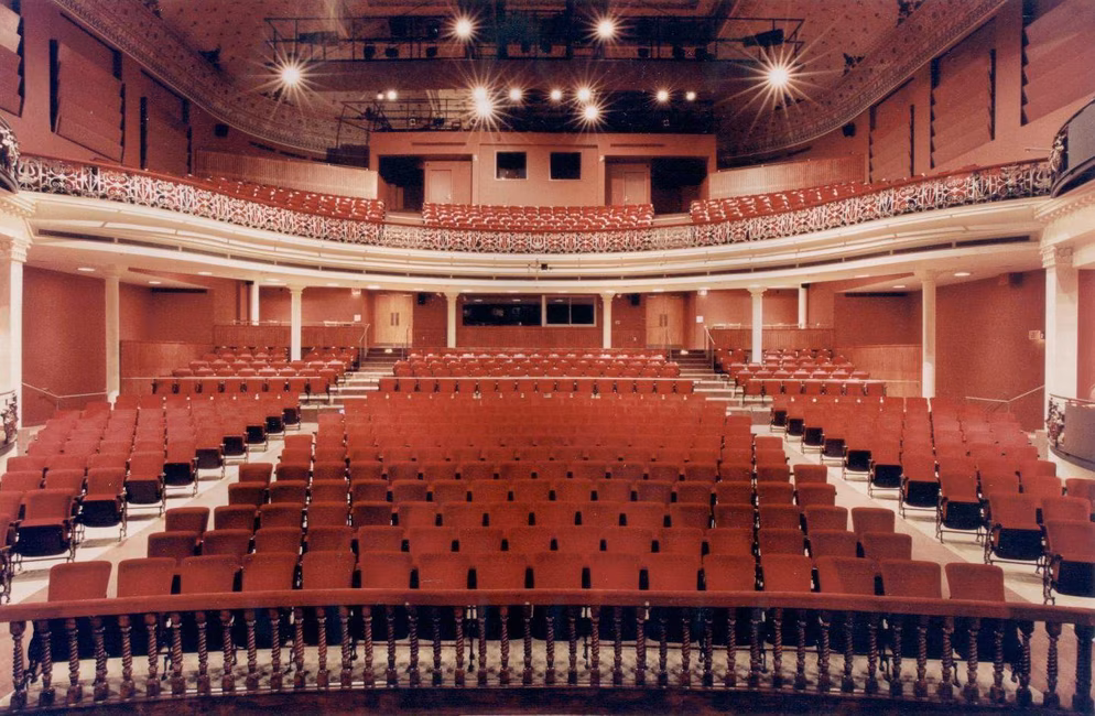 Salle Ludger-Duvernay, Monument-National