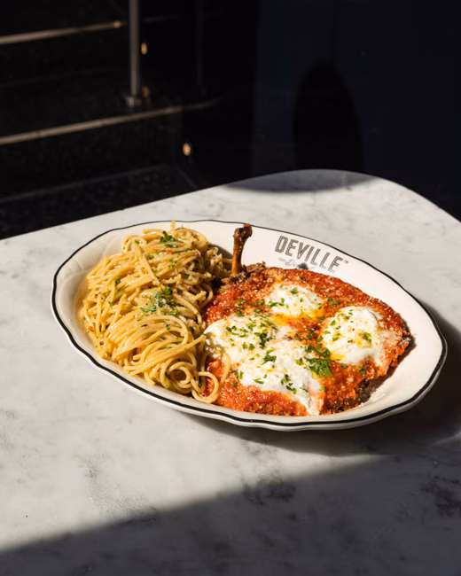 Deville Dinebar - Suprême de poulet parmigiana
