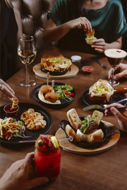 Bien manger, bien boire et être bien entouré