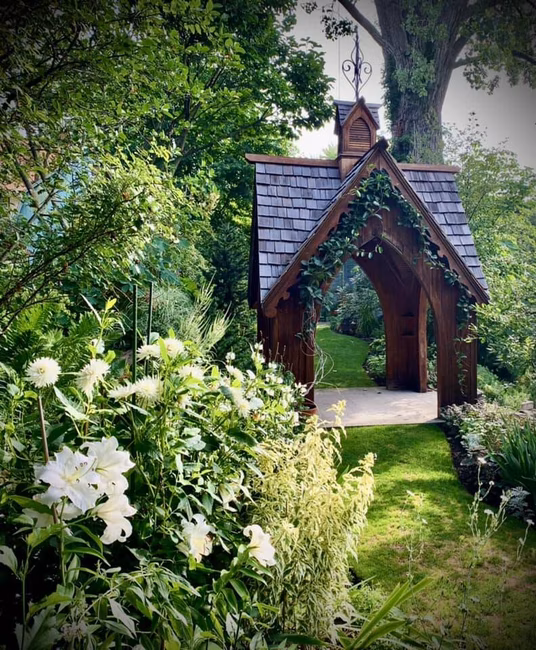Le Gazébo; vu du jardin blanc