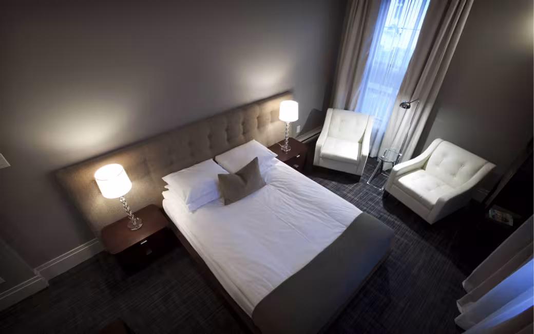 Le Pleasant Hôtel & Café