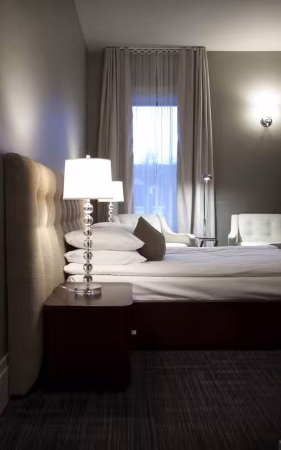 Le Pleasant Hôtel & Café