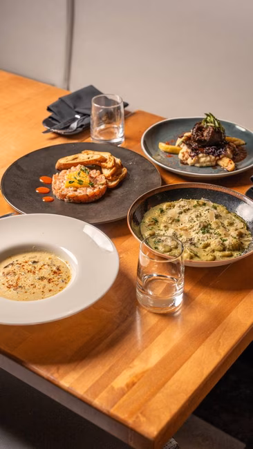 Labarake Caserne à manger - Variété de plats